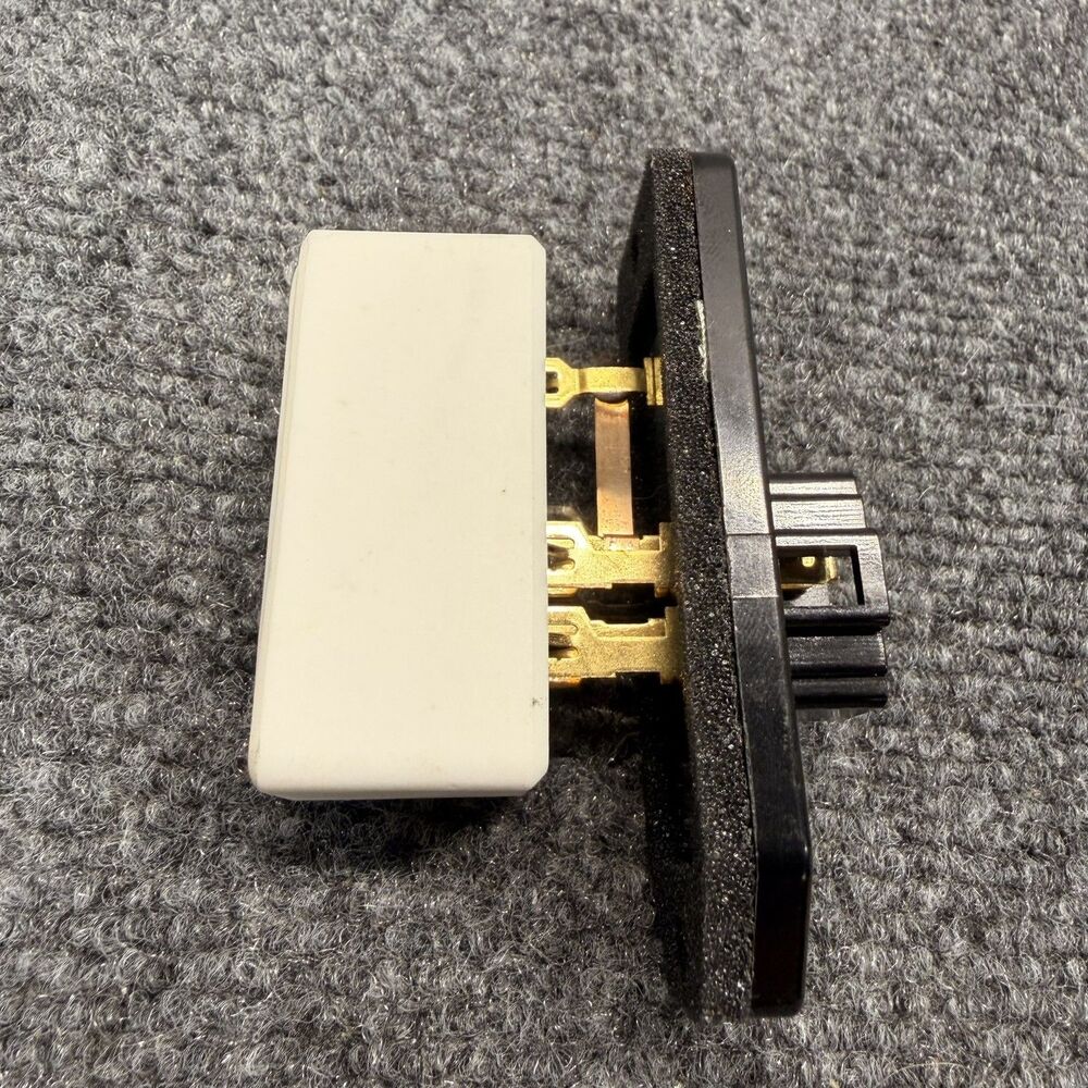 New HVAC Blower Motor Resistor RU109 4720278 973-020 Black Dodge Ram Jeep SUV